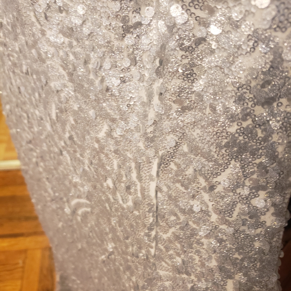 Dress - Picture 7 of 9